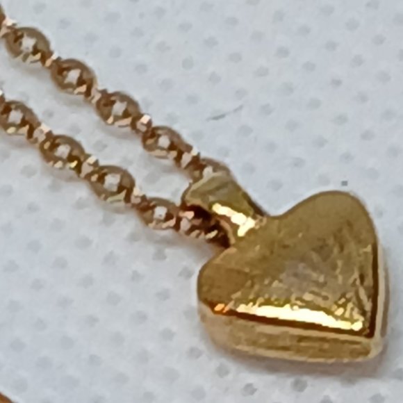 Vintage Avon Gold Tone Heart Pendant Necklace with Faux Pearls #12W - Picture 8 of 12